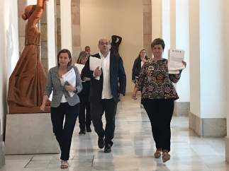 La presidenta del Parlament, Carme Forcadell, y miembros de la Mesa de JxSí.