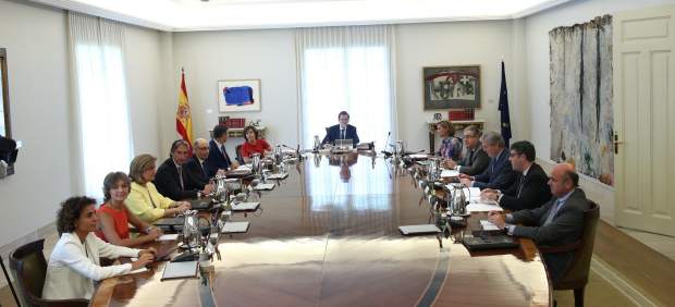 Rajoy preside el Consejo de Ministros tras el desafío catalán