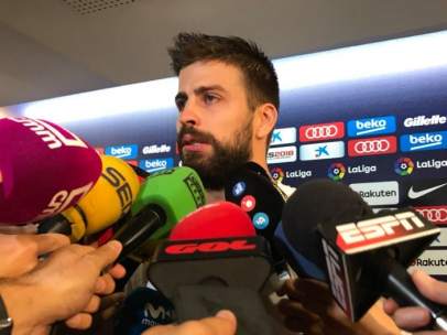 Piqué, emocionado en la rueda de prensa que ha dado.