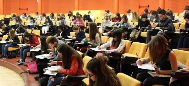 Universitarios