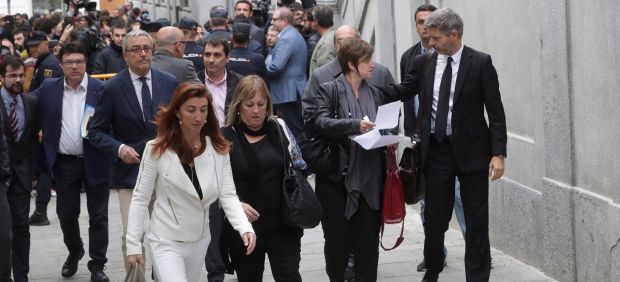 Miembros de la Mesa, a su llegada al TS.