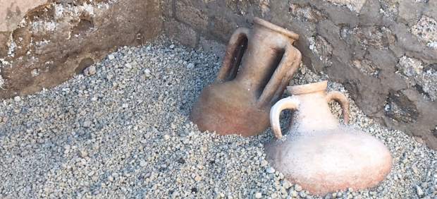 Encuentran en Pompeya catorce ánforas intactas de la época romana