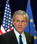 Bush obtiene el compromiso de la OTAN para ayudar en Irak Bush obtiene el compromiso de la OTAN para ayudar en Irak