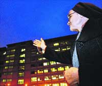 El Papa, operado porque la gripe le impedía respirar El Papa, operado porque la gripe le impedía respirar