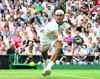 Federer logra su tercer Wimbledon consecutivo Federer logra su tercer Wimbledon consecutivo