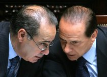 Pisanu y Berlusconi Pisanu y Berlusconi