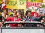 El peruano Toledo capea crisis en su gobierno El peruano Toledo capea crisis en su gobierno