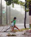 Miles de evacuados tras inundaciones por potente tifón en Japón Miles de evacuados tras inundaciones por potente tifón en Japón