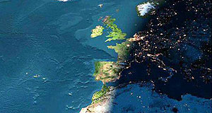 Imagen tomada desde la nave Columbia de una puesta de sol en Europa (NASA) Imagen tomada desde la nave Columbia de una puesta de sol en Europa (NASA)