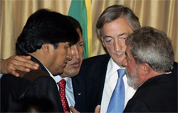 Los cuatro presidentes, tras la cumbre (Foto: Reuters) Los cuatro presidentes, tras la cumbre (Foto: Reuters)