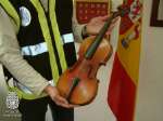 Recuperan valioso Stradivarius en operación por tráfico mujeres Recuperan valioso Stradivarius en operación por tráfico mujeres