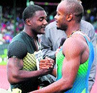 Gatlin superó a Powell en su duelo indirecto Gatlin superó a Powell en su duelo indirecto