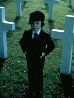 Un bebé inglés nació el 6/6/06... y se llama Damien, como el protagonista de 'La Profecía' (en la imagen). Un bebé inglés nació el 6/6/06... y se llama Damien, como el protagonista de 'La Profecía' (en la imagen).