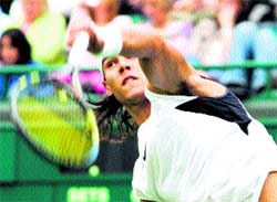 Rafa Nadal parece recuperado de la lesión de hombro que le hizo retirarse del torneo de Queen’s. Rafa Nadal parece recuperado de la lesión de hombro que le hizo retirarse del torneo de Queen’s.