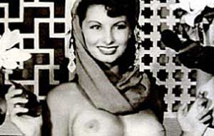 Sofía Loren en 1954 en la película "Las noches de Cleopatra" Sofía Loren en 1954 en la película "Las noches de Cleopatra"
