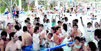 Mig miler de piscines en ajut de l’esclerosi Mig miler de piscines en ajut de l’esclerosi