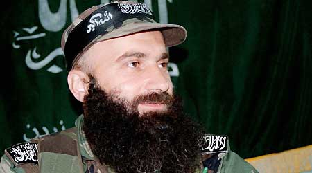 Muere el líder checheno Basáyev. (Stringer / Reuters) Muere el líder checheno Basáyev. (Stringer / Reuters)