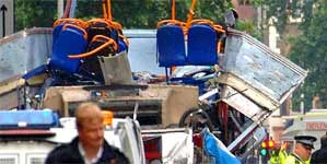 Uno de los autobuses afectados por los atentados del 7-J en Londres (Efe). Uno de los autobuses afectados por los atentados del 7-J en Londres (Efe).