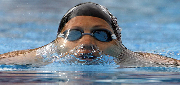 Resultado de imagen para nadador tension superficial del agua
