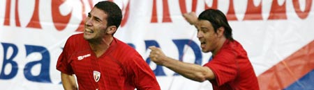 Carlos Cuéllar celebra su gol Carlos Cuéllar celebra su gol