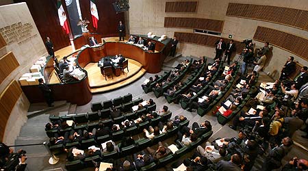 El Tribunal Supremo Electoral en la sesión en la que ratificó el triunfo de Calderón El Tribunal Supremo Electoral en la sesión en la que ratificó el triunfo de Calderón