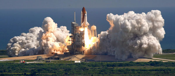 Resultado de imagen de transbordador espacial "Atlantis" en el año 2006