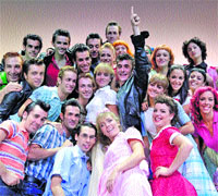 estreno con mucha brillantina estreno con mucha brillantina