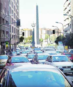Cada día hay atascos en al menos una docena de puntos conflictivos Cada día hay atascos en al menos una docena de puntos conflictivos