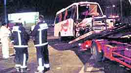 Dos muertos y 13 heridos al chocar un bus en Getafe Dos muertos y 13 heridos al chocar un bus en Getafe