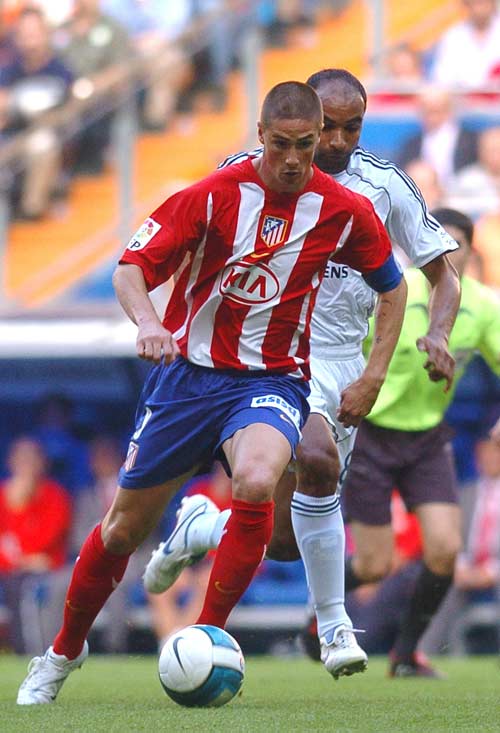 Torres es perseguido por Emerson Torres es perseguido por Emerson