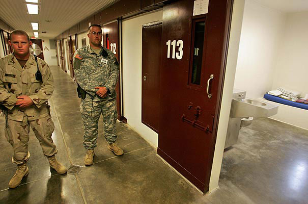 MIlitares de EEUU custodian Guantánamo. MIlitares de EEUU custodian Guantánamo.
