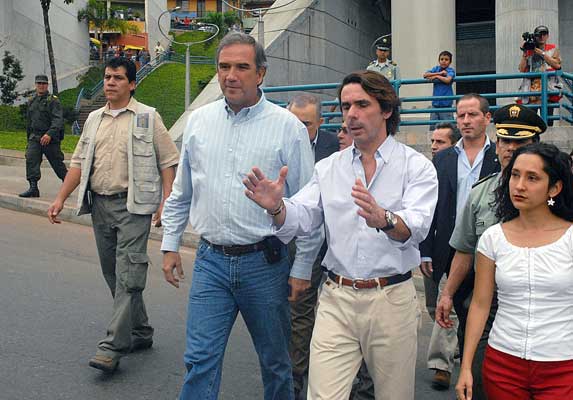 El ex presidente de España José María Aznar (c). (Edgar Domínguez / Efe) El ex presidente de España José María Aznar (c). (Edgar Domínguez / Efe)