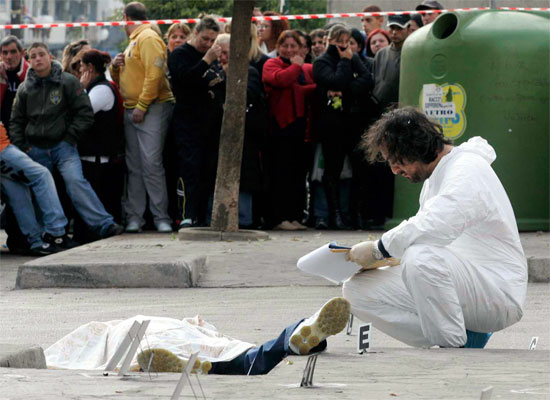 Asesinatos en Nápoles Asesinatos en Nápoles