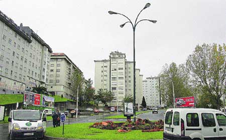 Sólo los coches rompen su tranquilidad Sólo los coches rompen su tranquilidad