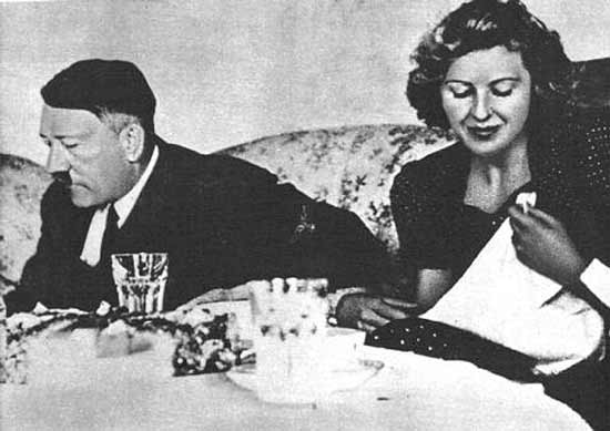 Adolf Hitler y Eva Braun Adolf Hitler y Eva Braun