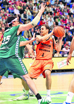 Oliver frena a Unicaja Oliver frena a Unicaja