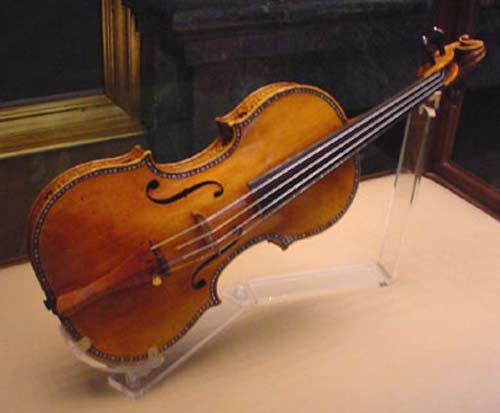 Un Stradivarius Un Stradivarius