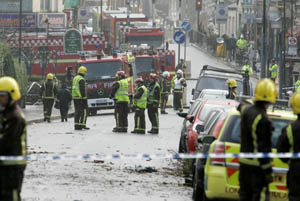 El tornado corta varias calles en Londres El tornado corta varias calles en Londres