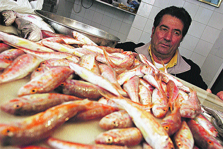 El marisco fresco duplica su precio en los mercados El marisco fresco duplica su precio en los mercados