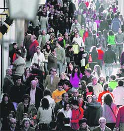 Avalancha humana en el primer día de rebajas Avalancha humana en el primer día de rebajas
