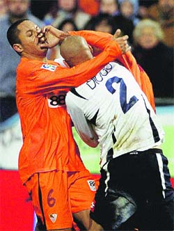 Diogo y Luis Fabiano, sancionados con cinco partidos por su pelea Diogo y Luis Fabiano, sancionados con cinco partidos por su pelea