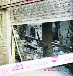 Un edificio en obras se hunde y deja dos heridos Un edificio en obras se hunde y deja dos heridos