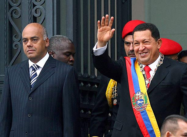 Hugo Chávez, al comienzo de los actos oficiales de su tercera posesión como gobernante Hugo Chávez, al comienzo de los actos oficiales de su tercera posesión como gobernante