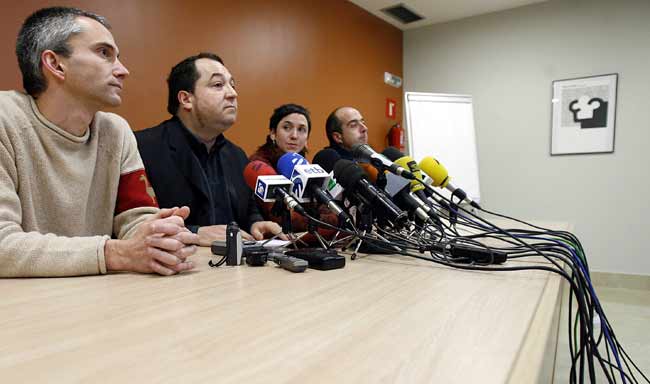 Batasuna anunció ayer que acudiría, antes del cambio de lema Batasuna anunció ayer que acudiría, antes del cambio de lema