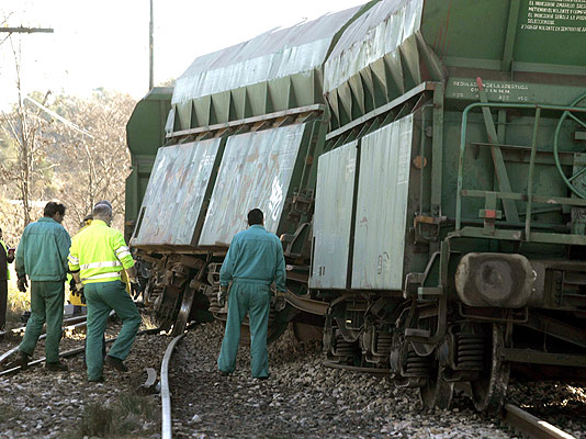 El tren que ha descarrilado en Jérica (Domenech Castelló / EFE) El tren que ha descarrilado en Jérica (Domenech Castelló / EFE)