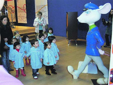 Los niños visitan al Ratoncito Pérez Los niños visitan al Ratoncito Pérez