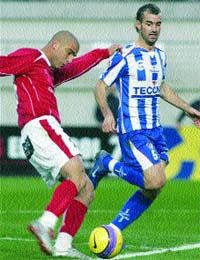 El Murcia sucumbe ante un rival directo en el último minuto El Murcia sucumbe ante un rival directo en el último minuto
