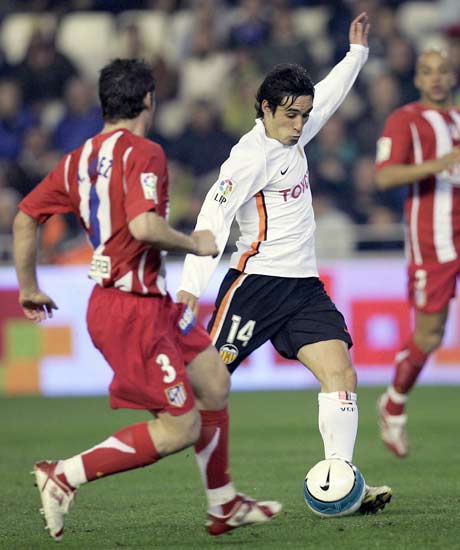 Vicente, durante el partido contra el Atlético de Madrid Vicente, durante el partido contra el Atlético de Madrid