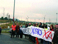 Impiden la entrada al campus en coche Impiden la entrada al campus en coche