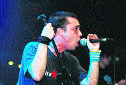 Bailando hasta desfallecer Bailando hasta desfallecer